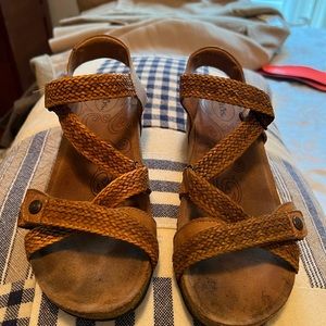 Taos sandals